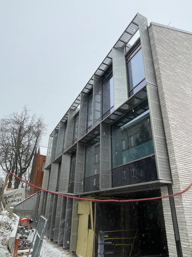Exterior frame for curtain wall system — photo 1