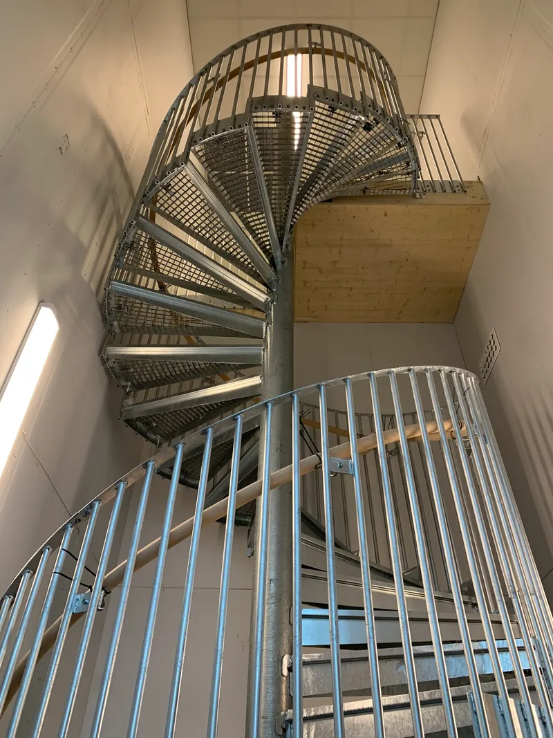Custom-designed staircases with tiled treads — photo 5