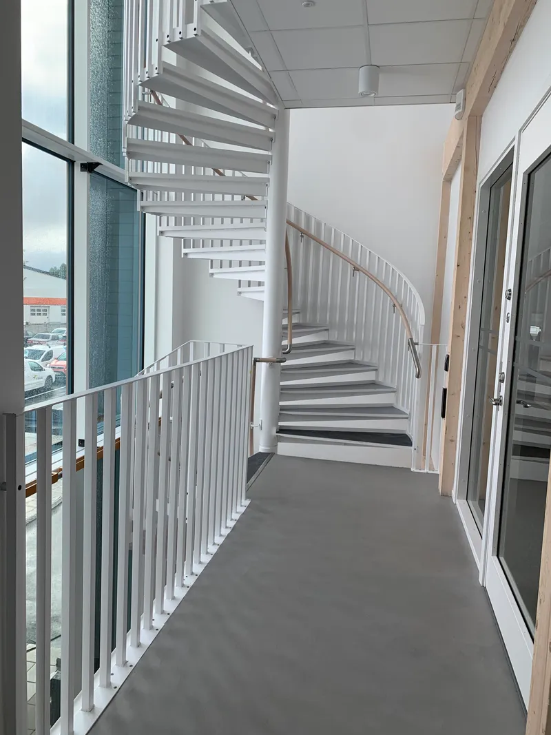 Custom-designed spiral staircases — photo 3