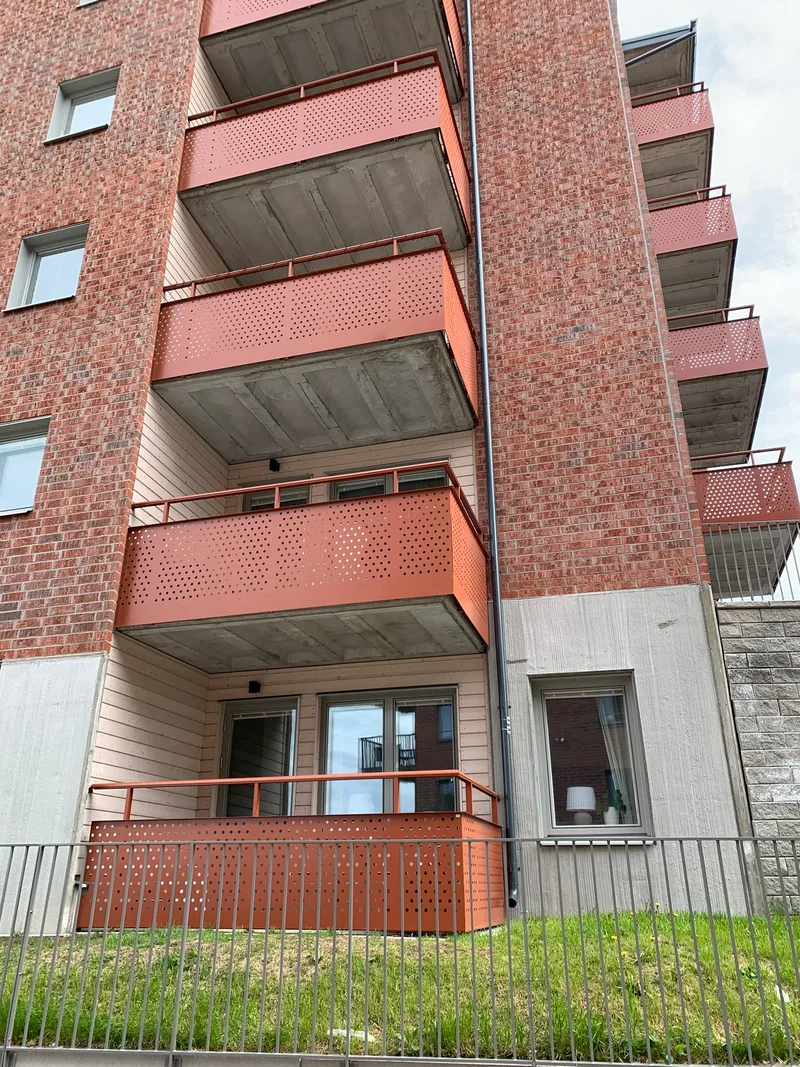 Aluminum balcony railings with perforated infill — photo 4