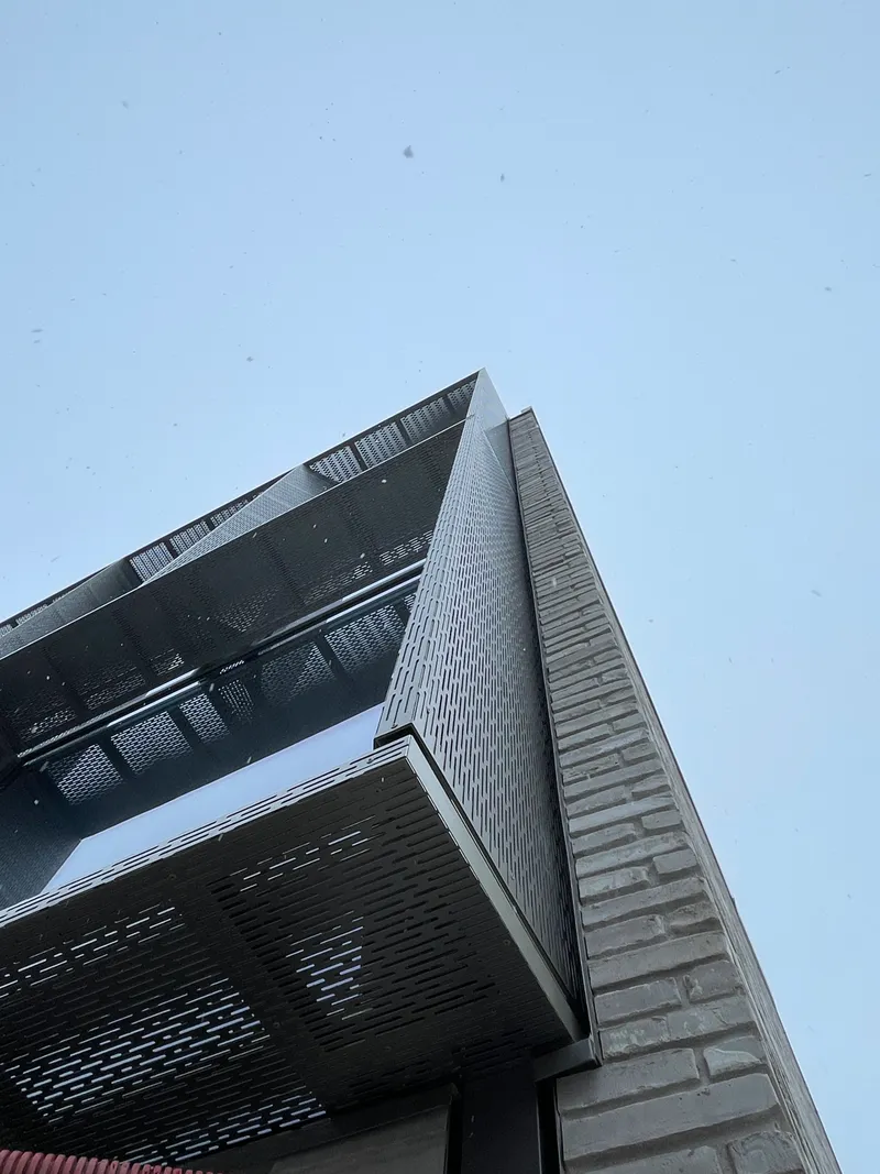 Exterior frame for curtain wall system — photo 3