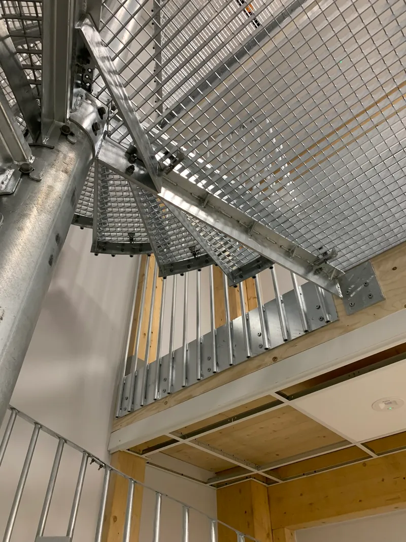 Custom-designed staircases with tiled treads — photo 14