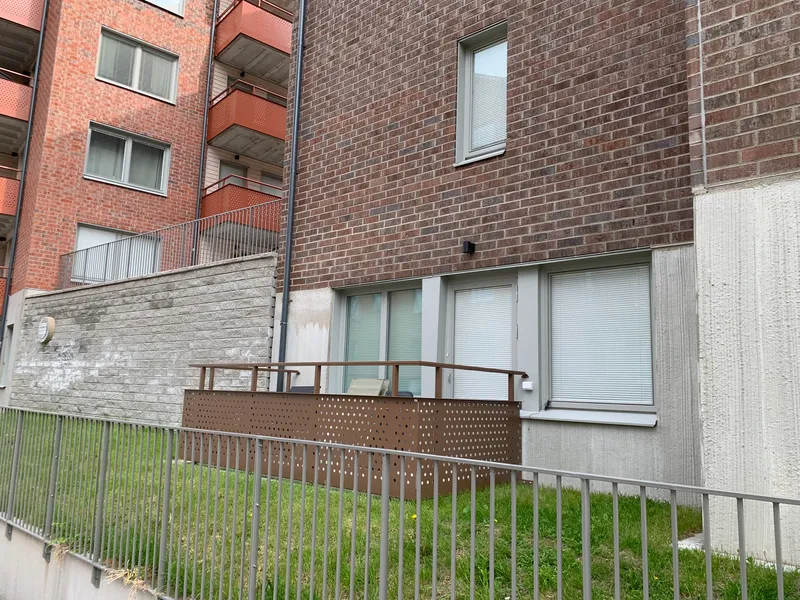 Aluminum balcony railings with perforated infill — photo 9